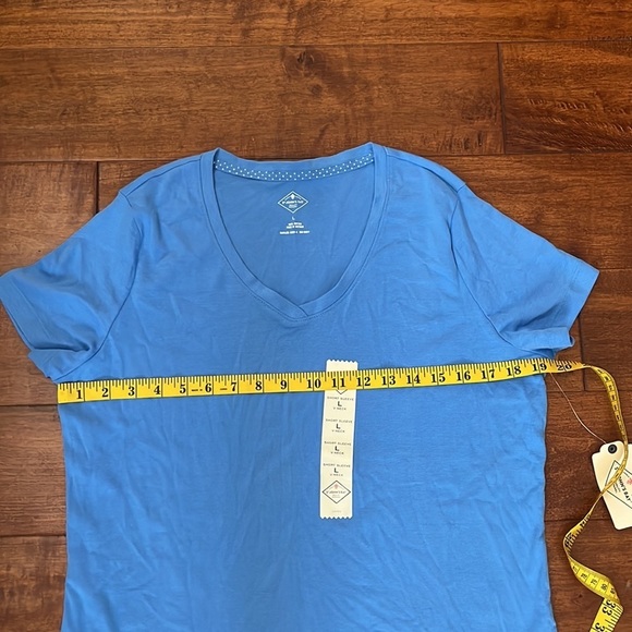 St. John's Bay Womens V Neck
Short Sleeve Tee Shirt Size L - Picture 7 of 8